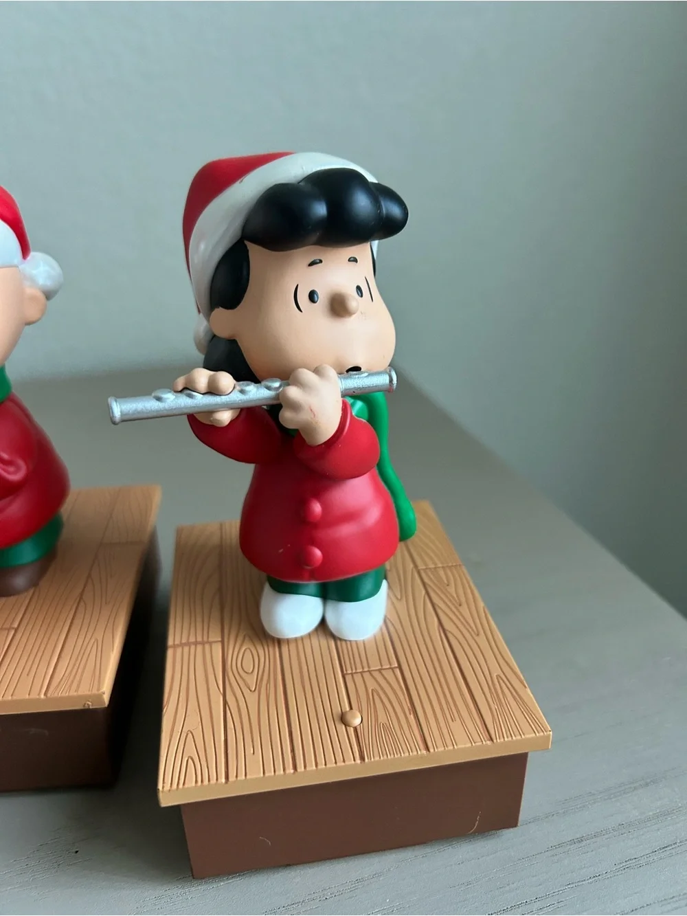 Hallmark Peanuts Christmas wireless Band Set Charlie Brown, Snoopy, Linus & Lucy